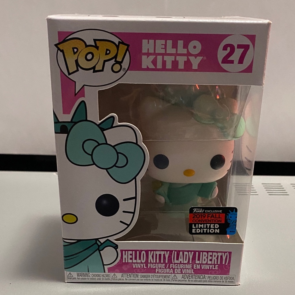 Pop Hello Kitty (Lady Liberty) Vinyl Figure - Green and Pink